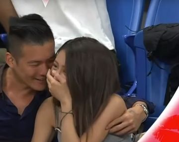 La kiss cam tomó a una pareja en un momento incómodo