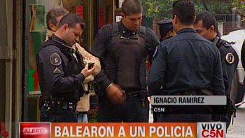 El efectivo recibió un tiro en la cabeza El efectivo recibió un tiro en la cabeza