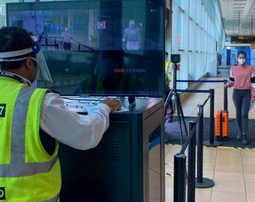 Turismo en pandemia: en abril de 2020 fue el punto más bajo de los vuelos comerciales