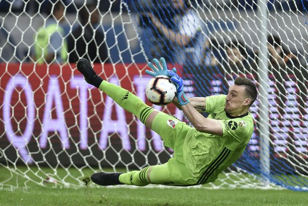 Franco Armani celebra tras la victoria de River ante Cruzeiro
