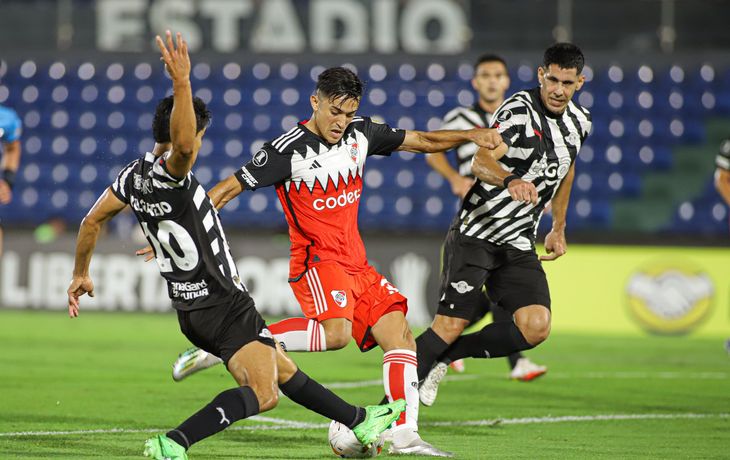 River iguala 1-1 ante Libertad en Paraguay y lidera su grupo