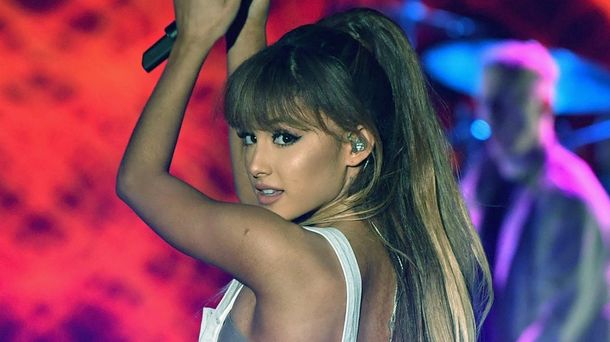 Ariana terminó de dar su show cuando una bomba explotó en el Manchester Arena