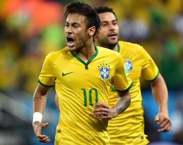 Neymar hizo los cuatro goles de Brasil ante Japón