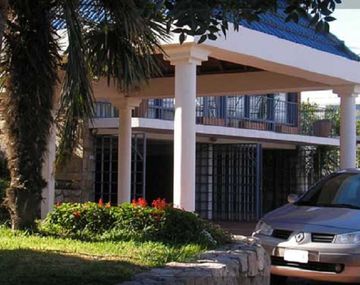 Apedrearon el hotel cordobés en el que se alojó Luis DElía