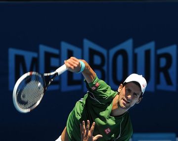 Djokovic arrancó el año con un triunfo ante un tenista argentino