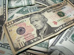 bajo siete centavos el dolar negro: termino a $8,80 bajo siete centavos el dolar negro: termino a $8,80