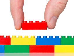 le amputaron la pierna y construyo su propia protesis con piezas de lego le amputaron la pierna y construyo su propia protesis con piezas de lego