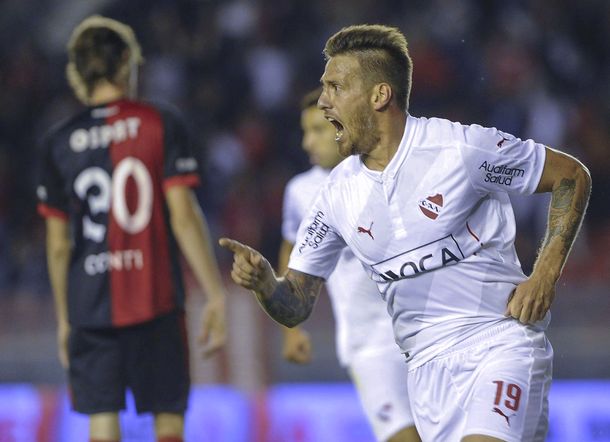 Independiente rompió la racha y vapuleó a Colón en Avellaneda
