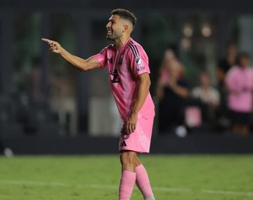 El picante cruce de Jordi Alba con un arquero argentino que se hizo viral