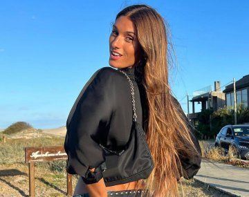 Lola Latorre se lució con una microbikini verde flúo diseñada por ella misma