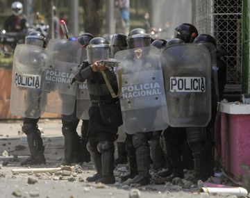 Ortega mandó a la Policía y las tubas a atacar a los manifestantes, que son en su mayoría estudiantes universitarios