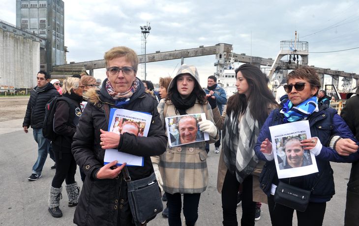 El drama de los familiares de los desaparecidos del barco hundido