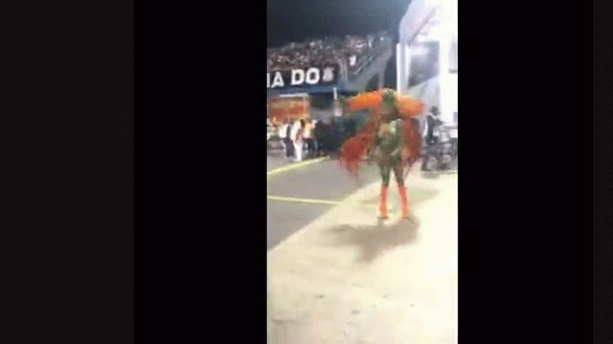 VIDEO: A una bailarina se le rompió el conchero durante el carnaval y ¡se  le vio todo!