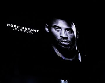 Anunciaron la muerte de Kobe y todo el estadio hizo un minuto de silencio
