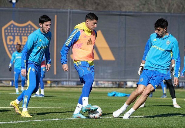 Un jugador de Boca posó con la camiseta de Atlético Mineiro, rival de Cruzeiro, y picó la previa