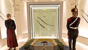El sable corvo de San Martín en el Museo Histórico Nacional. El sable corvo de San Martín en el Museo Histórico Nacional.
