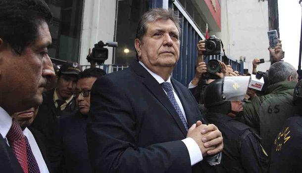 El ex presidente peruano Alan García se quitó la vida tras una orden de detención en su contra