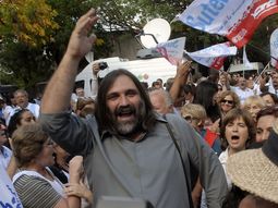 docentes bonaerenses: con $5000 de sueldo inicial, las clases comenzarian el lunes docentes bonaerenses: con $5000 de sueldo inicial, las clases comenzarian el lunes