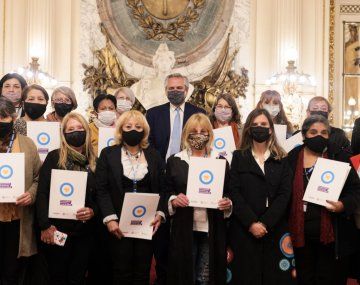 Alberto Fernández recibió a las primeras jubiladas por tareas de cuidado