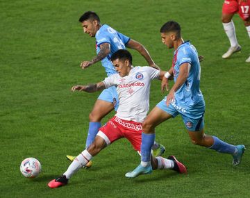 Con nueve: Argentinos dio vuelta un partido épico ante Arsenal