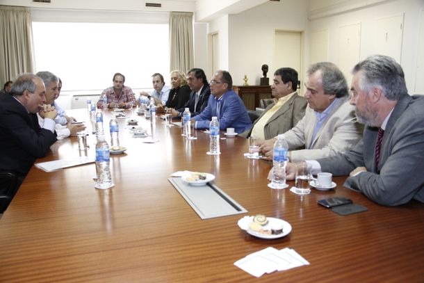 Con De Vido, intendentes se comprometieron a controlar los Precios Cuidados