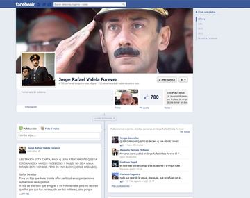 Tildaron de escándalo al saludo de un cura a Jorge Rafael Videla