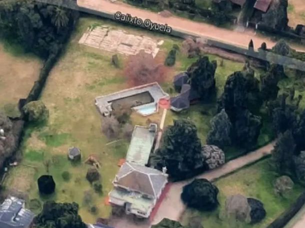 Vista desde el aire de la casa del Indio Solari Vista desde el aire de la casa del Indio Solari