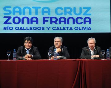 De Vido y Zannini presentaron el pliego de licitación de una zona franca en Santa Cruz
