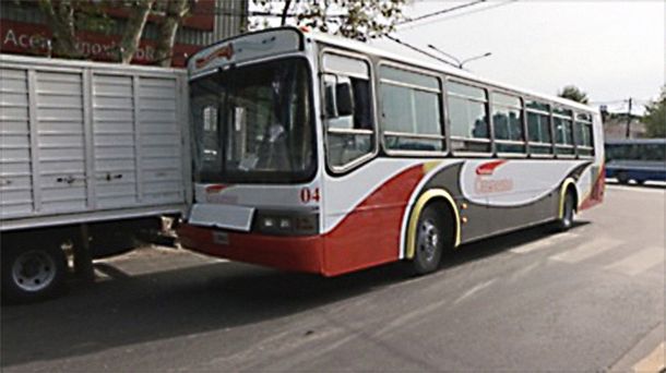 Robó un colectivo, chocó y fue detenido cuando huía