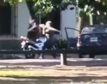 Horror en Ranelagh: un motociclista mató de un golpe a un automovilista en una discusión