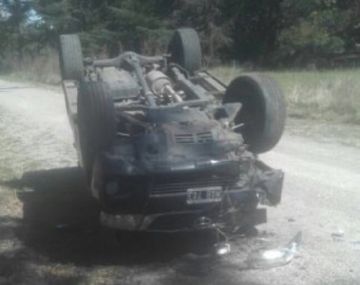 Así quedó la camioneta en la que viajaban los dos jugadores (foto: @Turcolibia)