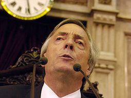 Néstor Kirchner en el Congreso-Télam