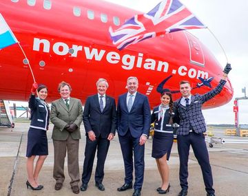 Otro traspié de las low cost: el primer vuelo internacional llegó al país una hora tarde 