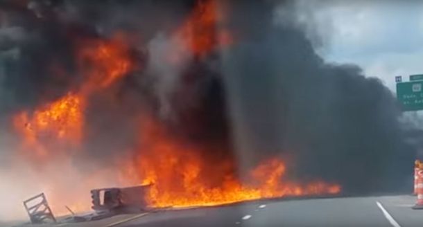 Un camión chocó contra el guardarrail y explotó