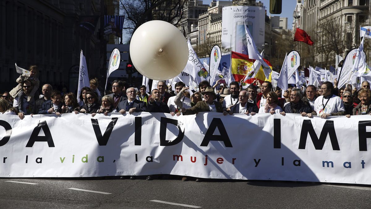 Miles de personas se manifiestan en Madrid contra el aborto