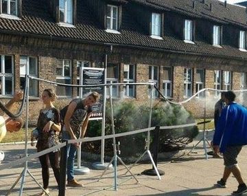 Polémica por aspersores para el calor en Auschwitz que recuerdan Holocausto