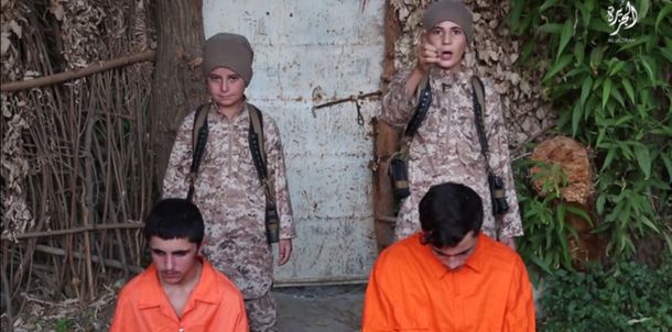 VIDEO: ISIS hizo que niños ejecuten a infieles rusos que apoyan a Bashar Al Assad