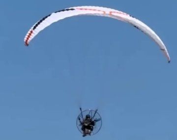 El trágico vuelo de Félix Baumgartner: su pareja publicó el video del último despegue