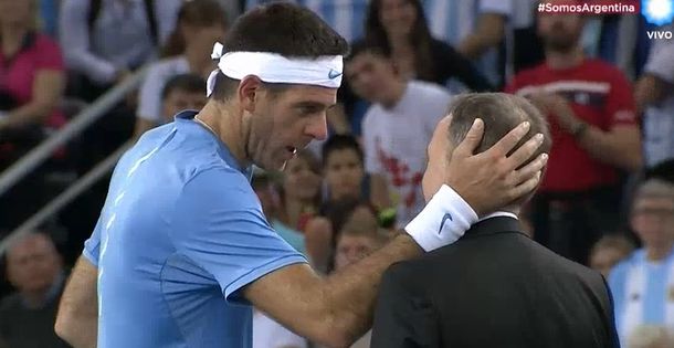 El tandilense intenta explicarle al supervisor del encuentro