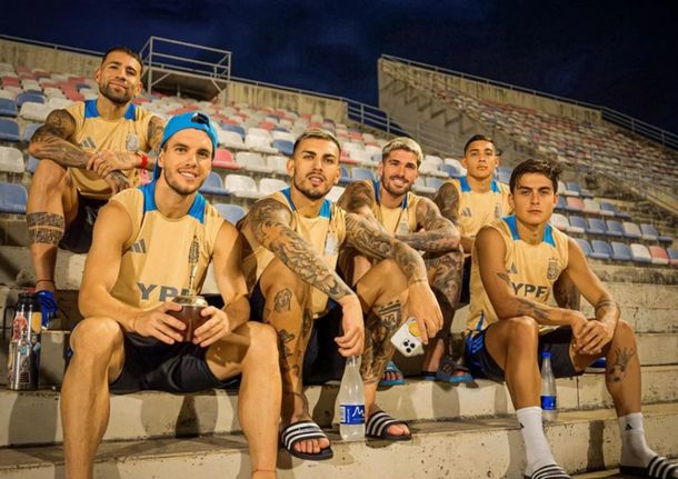 La escena de celos entre los jugadores de la Selección Argentina: Mirá cómo...
