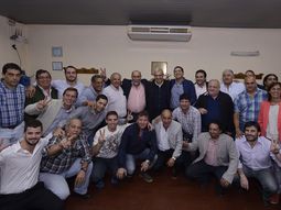 Domínguez recibió el apoyo de los gremios bonaerenses a su precandidatura