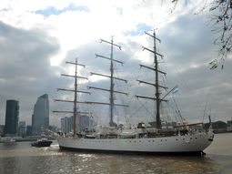 la fragata libertad hizo un viaje educativo con estudiantes la fragata libertad hizo un viaje educativo con estudiantes