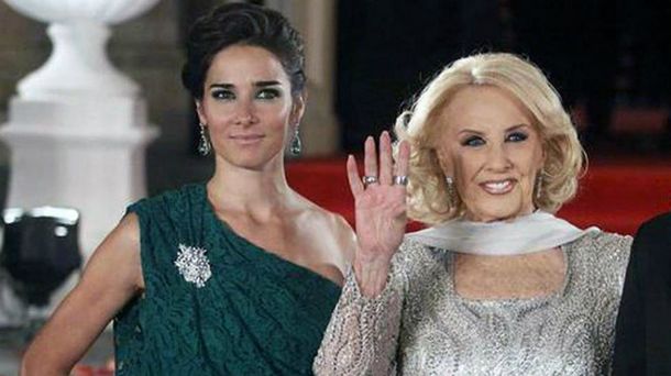 Los retos de Juana Viale a Mirtha Legrand por la vestimenta que usa