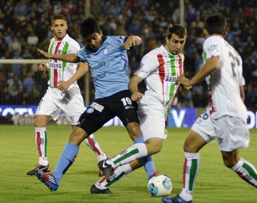 Belgrano dio el gran golpe y goleó a un Vélez desconocido