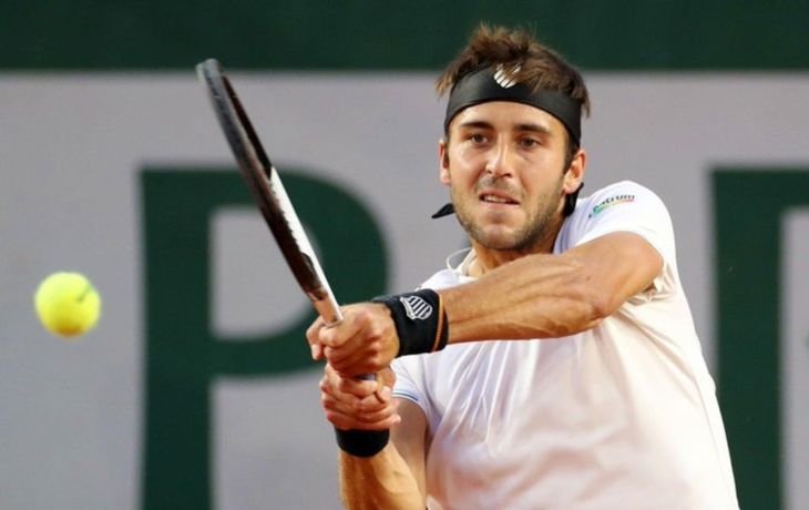 Etcheverry venció a Nishioka y pasó a cuartos de final