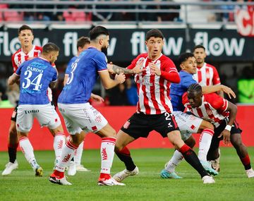 Unión igualó sin goles ante Estudiantes y llegó a la cima del torneo