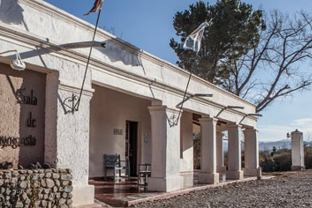 Un pueblo con paisajes de muchos colores y una gastronomía imperdible