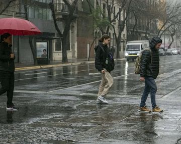 ¿A qué hora llueve y cómo sigue el fin de semana?