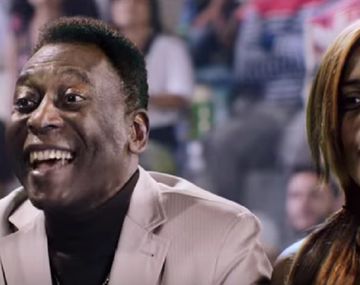 {altText(,¿Y Diego? Messi y Pelé, juntos para el lanzamiento del #FIFA16)}