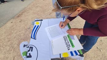 Cabildo Abierto recolectó ya el 25% de las firmas necesarias. Cabildo Abierto recolectó ya el 25% de las firmas necesarias.